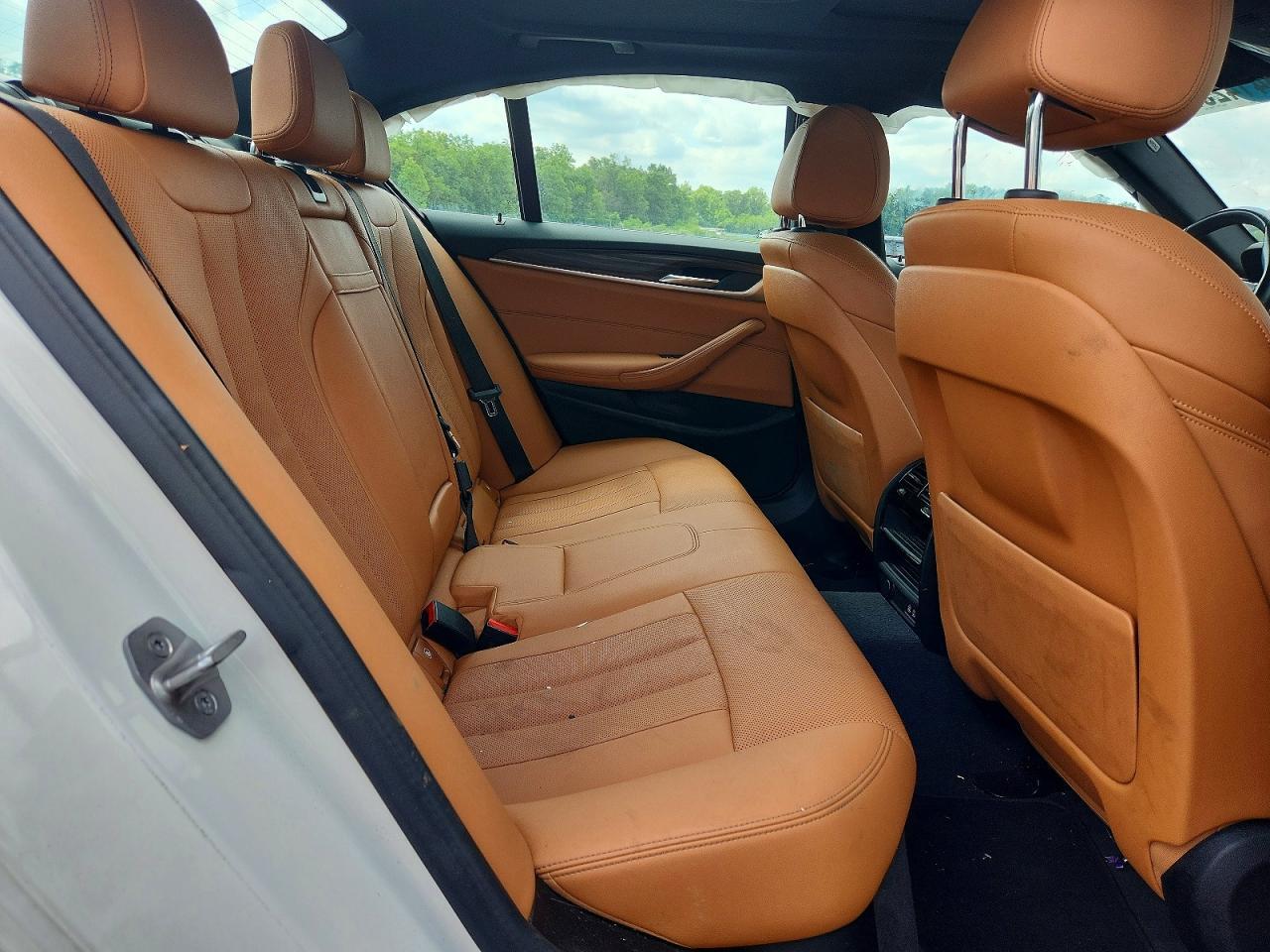 2022 BMW 530 XI — Фото 10 из 12