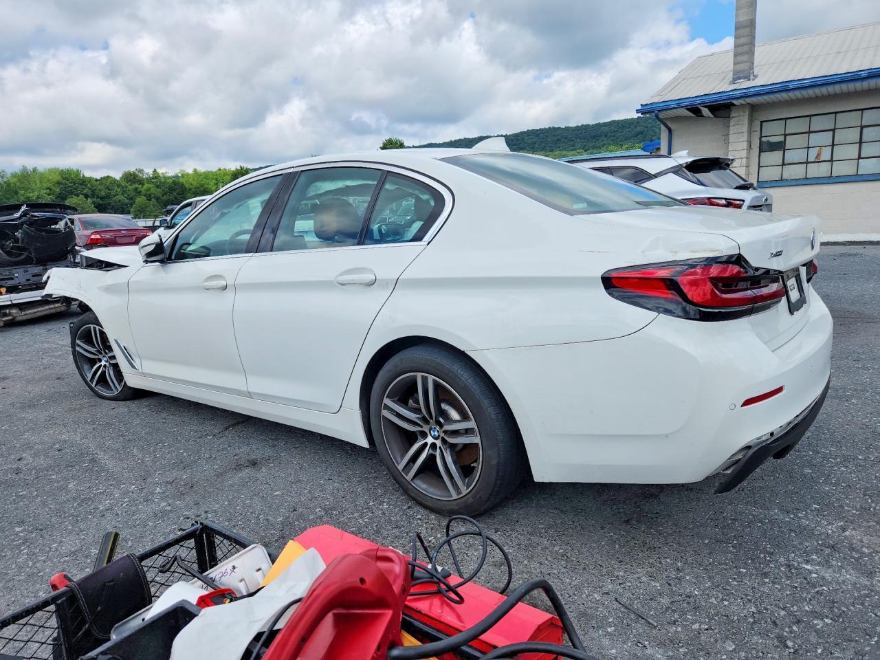 2022 BMW 530 XI — Фото 2 из 12