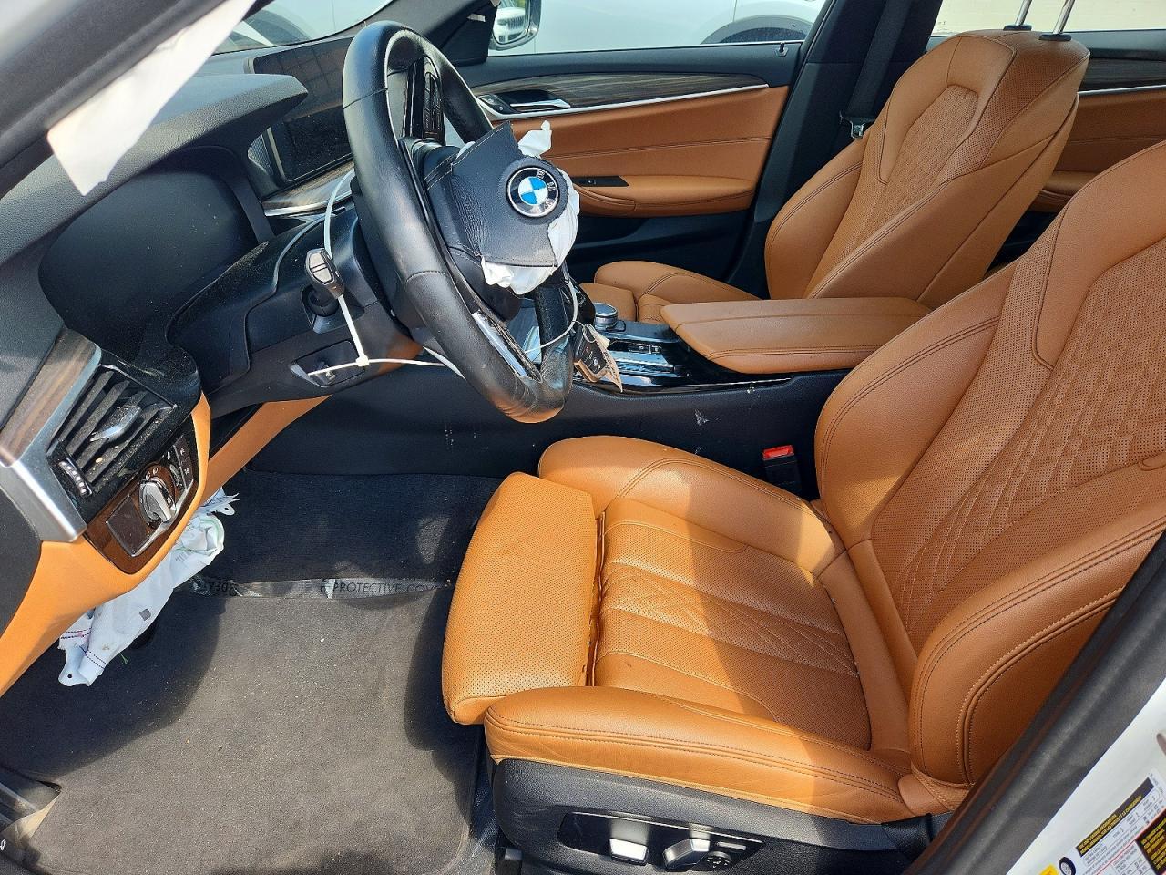 2022 BMW 530 XI — Фото 7 из 12