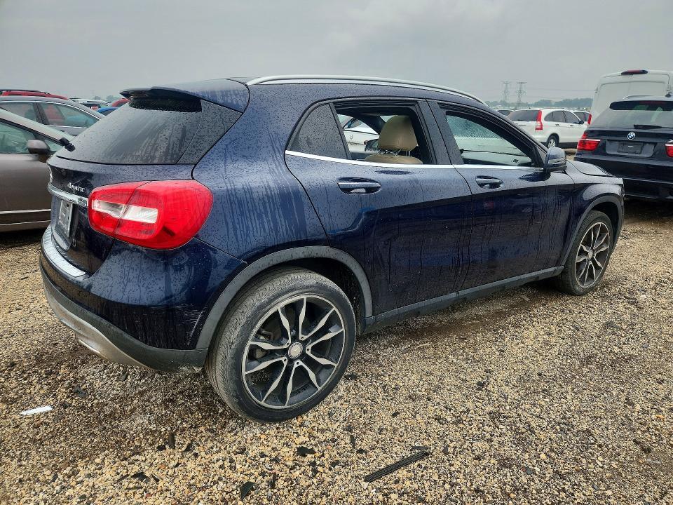 2017 MERCEDES-BENZ GLA 250 4MATIC — Фото 3 из 13