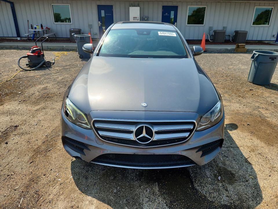 2017 MERCEDES-BENZ E 300 4MATIC — Фото 5 из 12