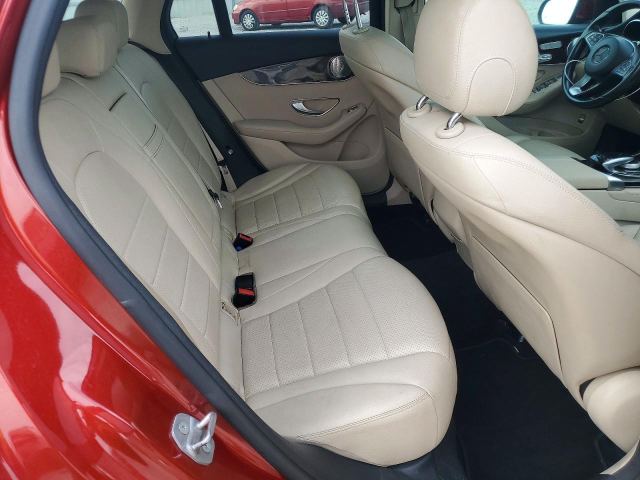 2017 MERCEDES-BENZ GLC 300 — Фото 11 из 13