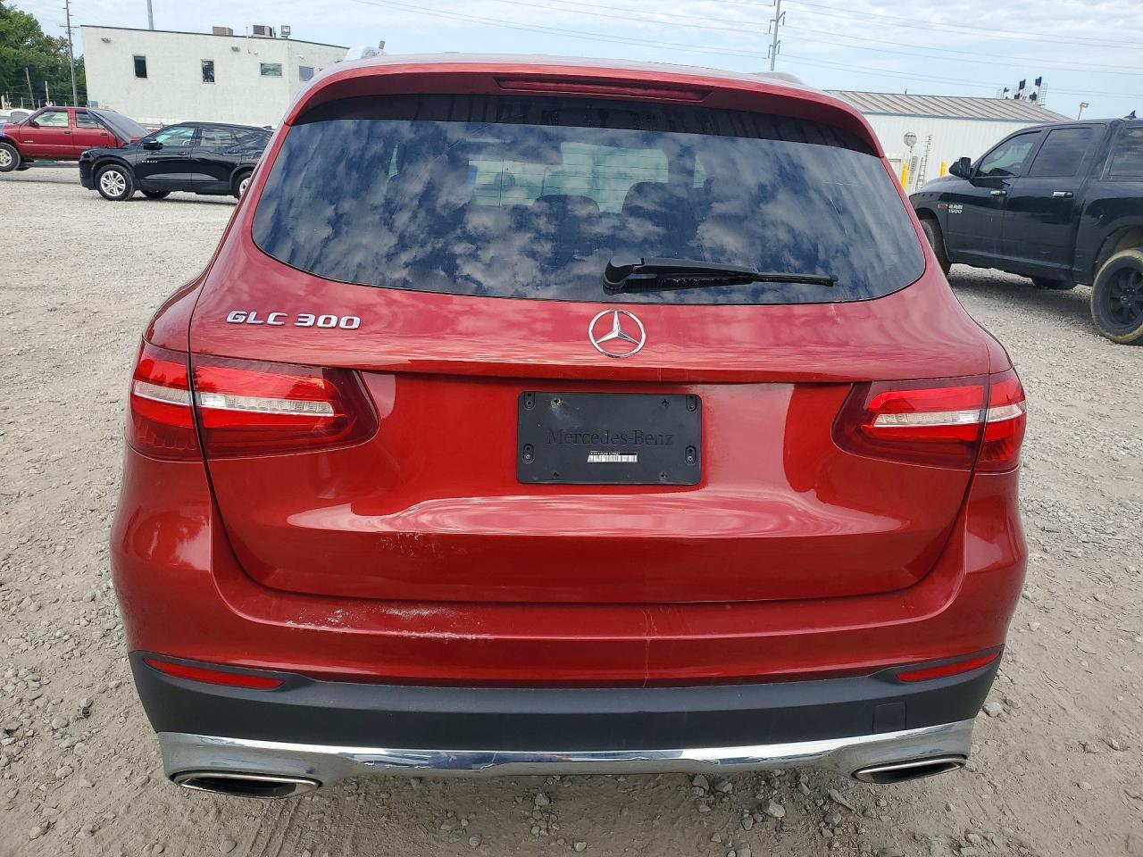2017 MERCEDES-BENZ GLC 300 — Фото 6 из 13