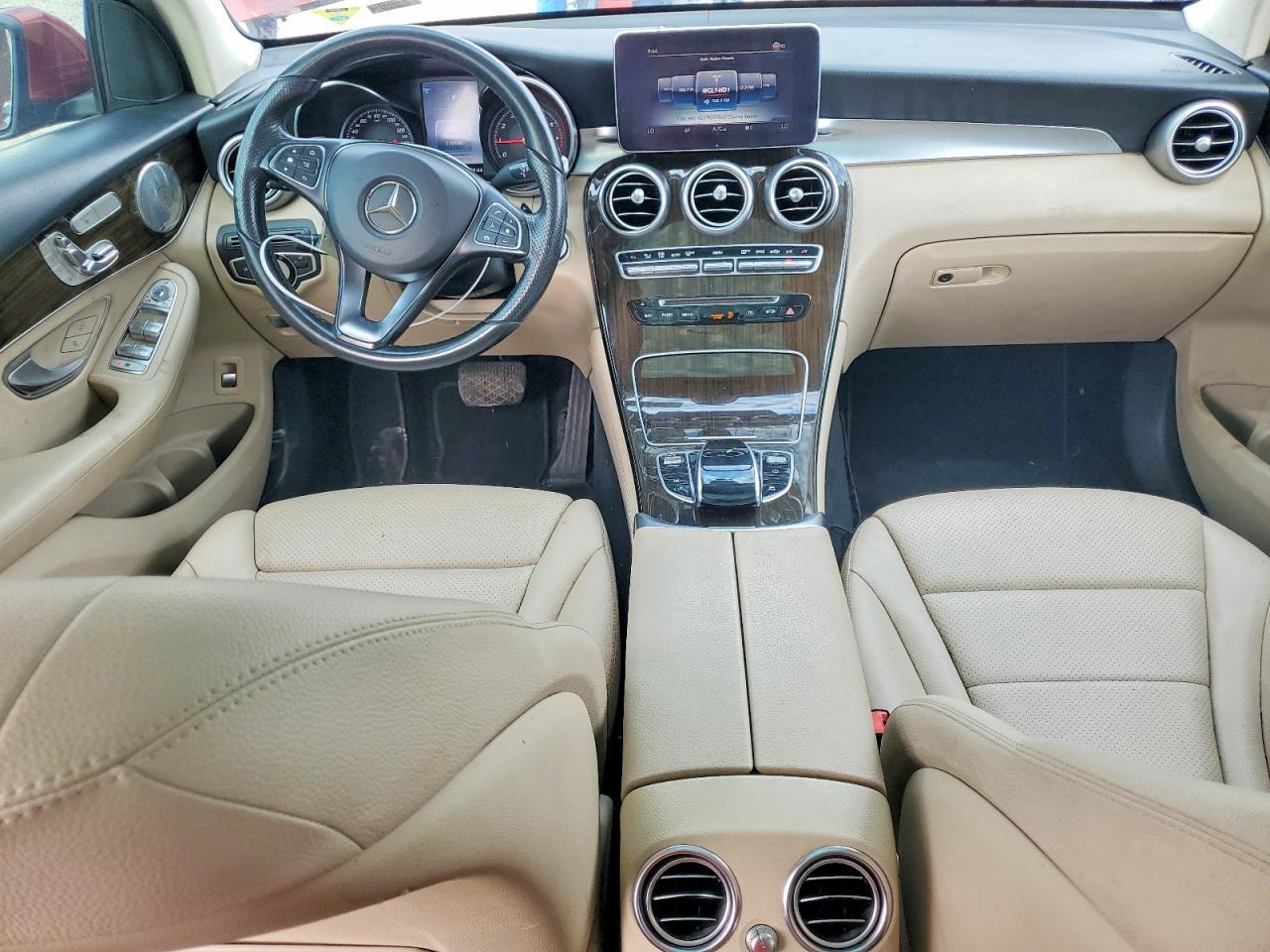 2017 MERCEDES-BENZ GLC 300 — Фото 8 из 13