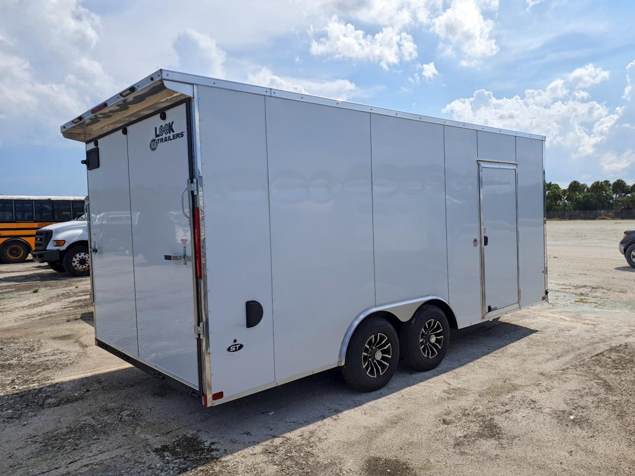 2026 LOOK K-DXC10218-100 ENCLOSED CARGO TRAILER — Фото 3 из 8