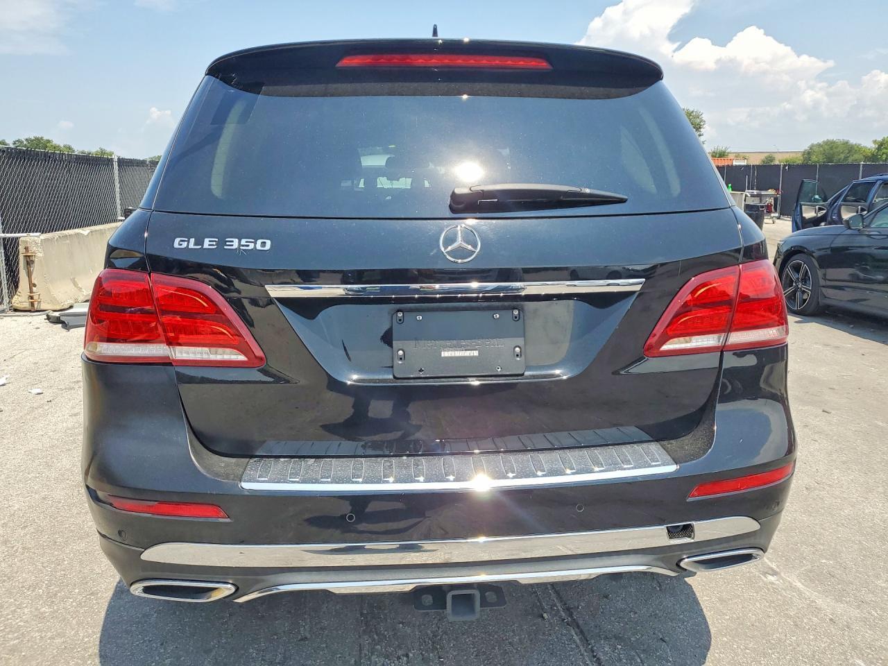 2017 MERCEDES-BENZ GLE 350 — Фото 6 из 13