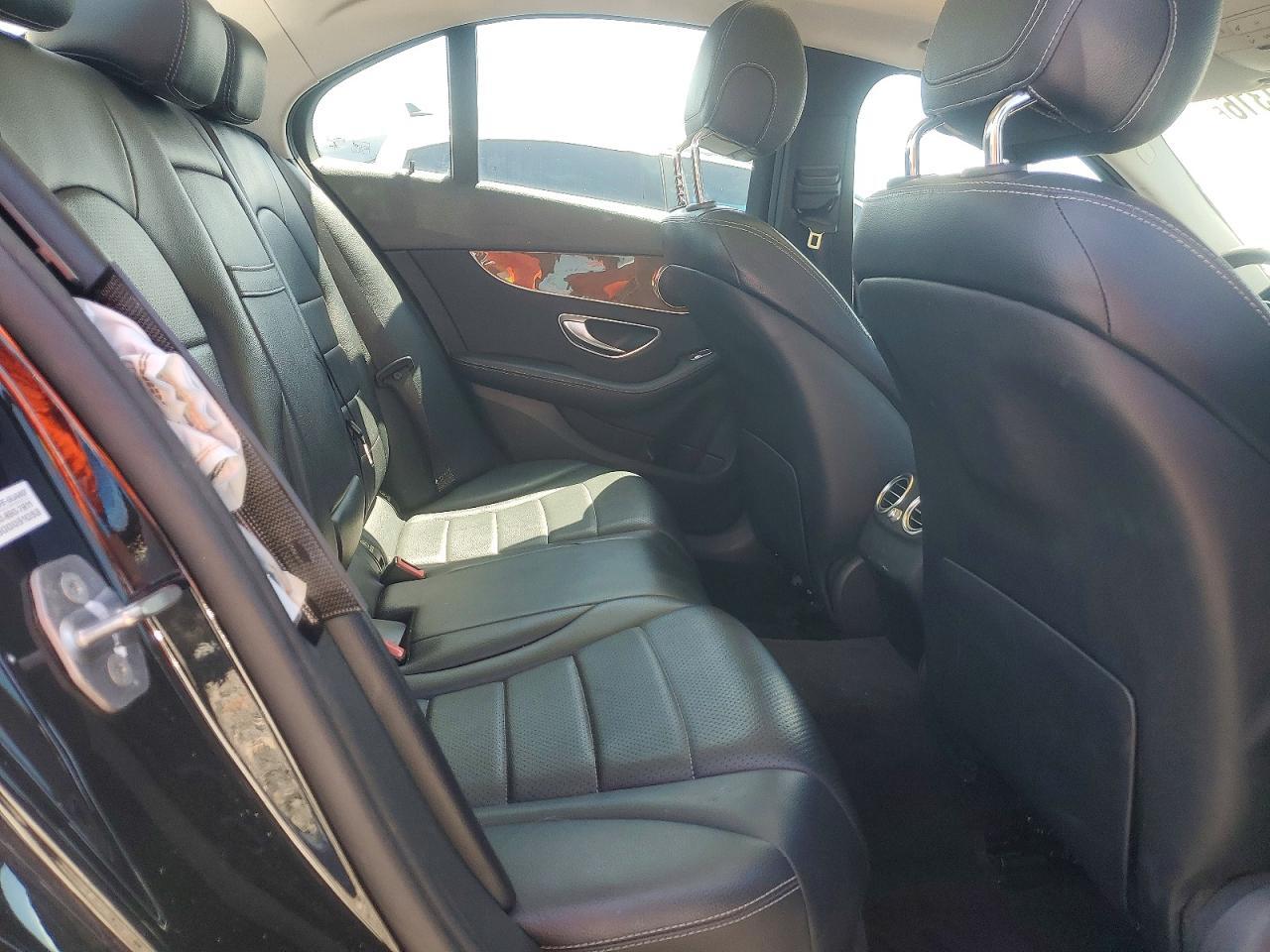 2017 MERCEDES-BENZ C 300 — Фото 10 из 13