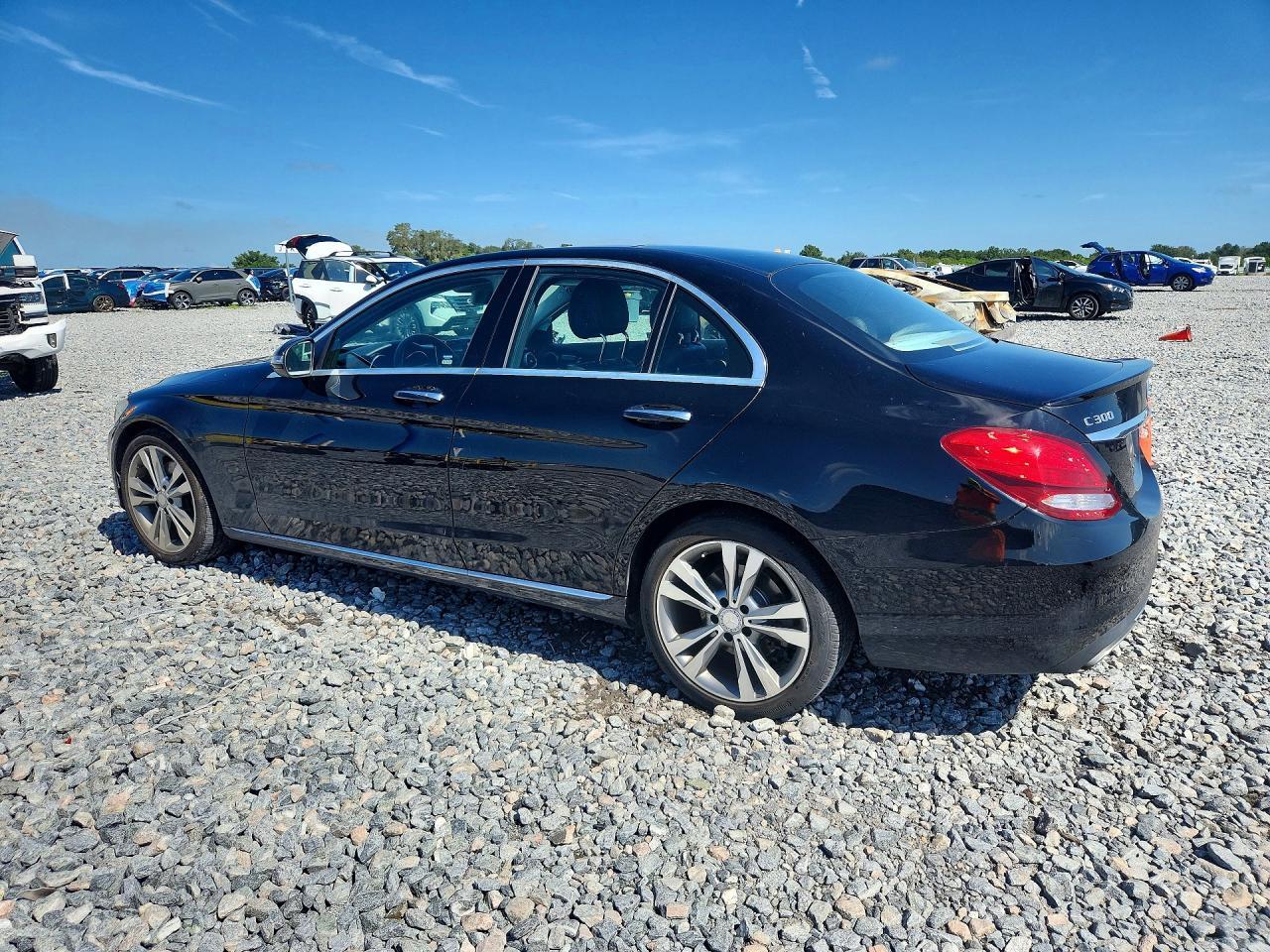 2017 MERCEDES-BENZ C 300 — Фото 2 из 13