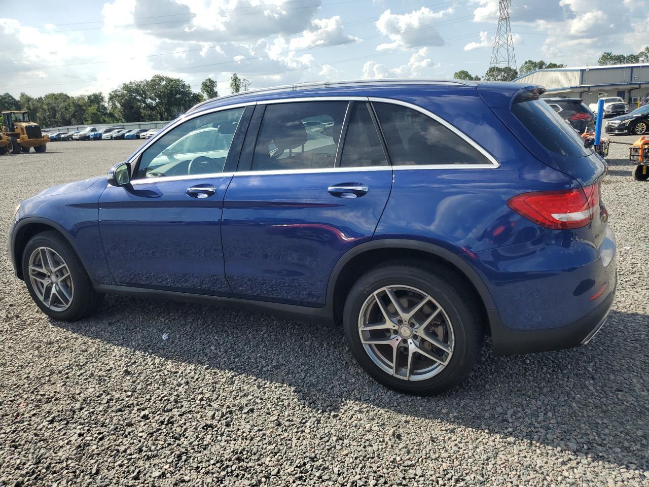 2017 MERCEDES-BENZ GLC 300 — Фото 2 из 13