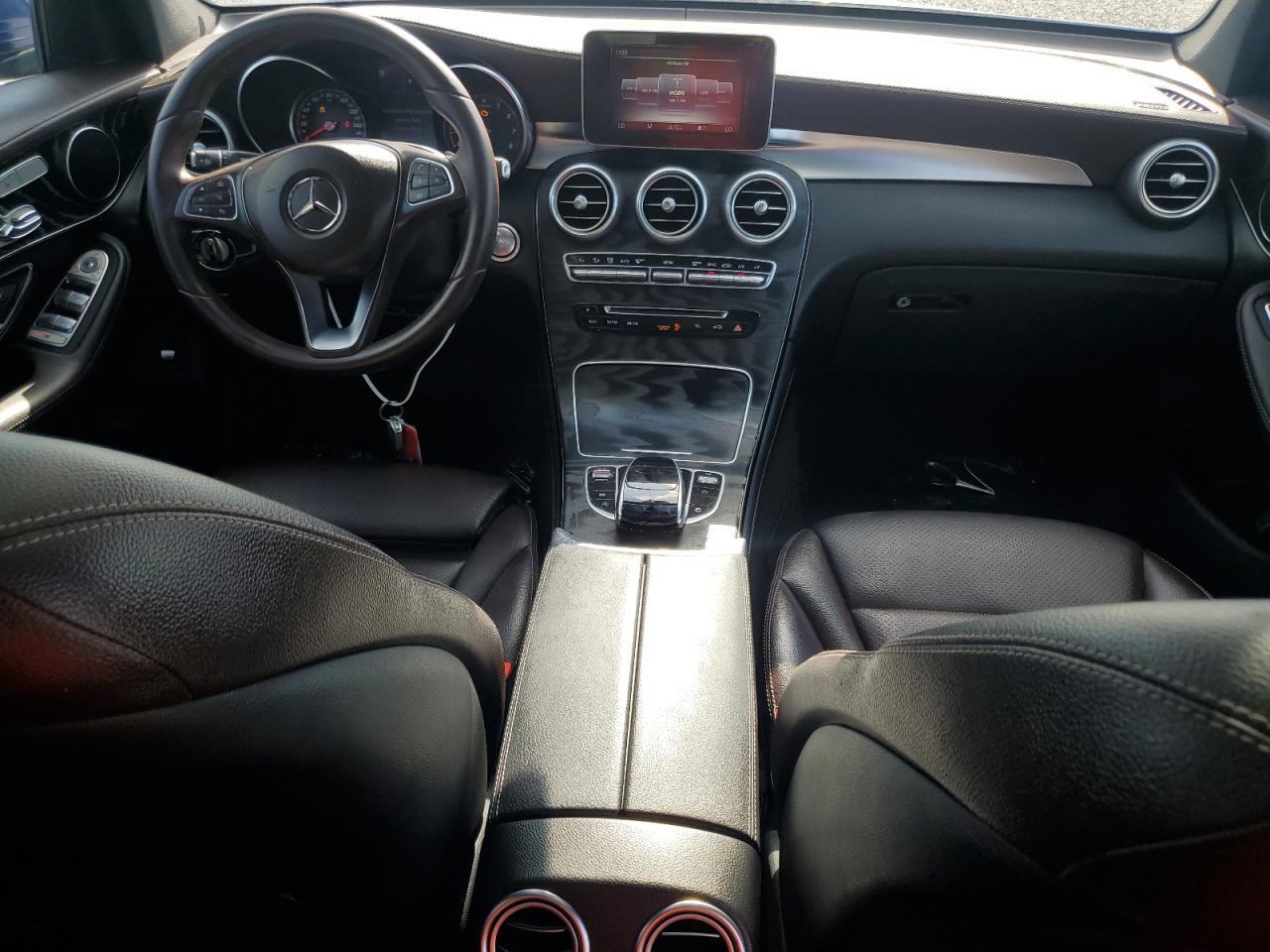 2017 MERCEDES-BENZ GLC 300 — Фото 8 из 13
