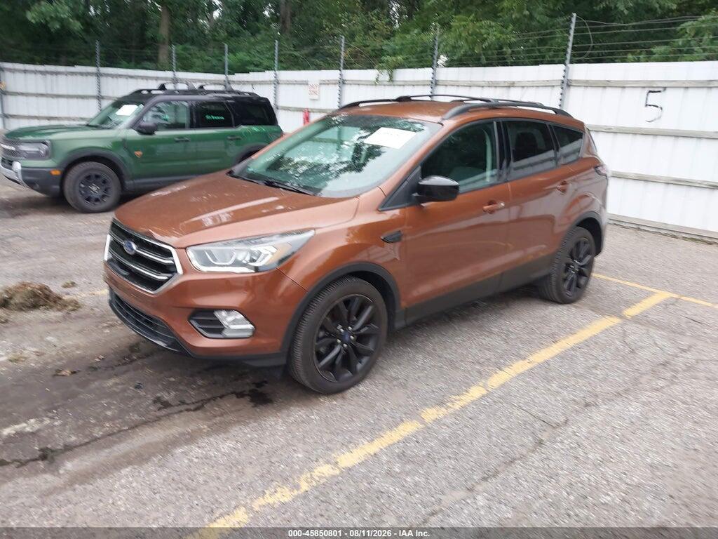 1FMCU0GDXHUD93080 2017 FORD ESCAPE photo no. 2