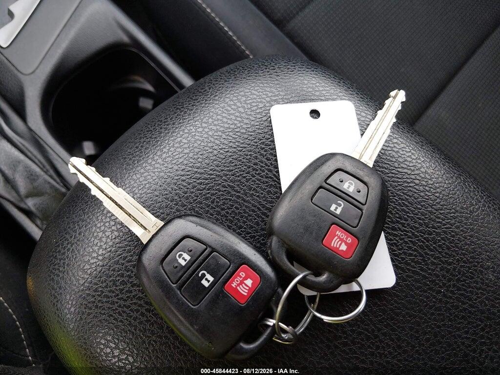 2T3RFREV9HW560573 2017 TOYOTA RAV4 photo no. 11