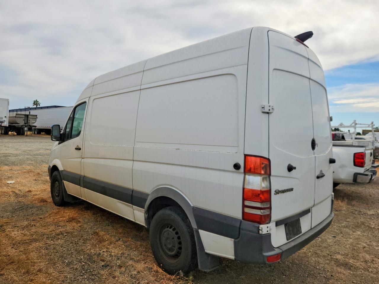 2017 MERCEDES-BENZ SPRINTER 2500 — Фото 2 из 13