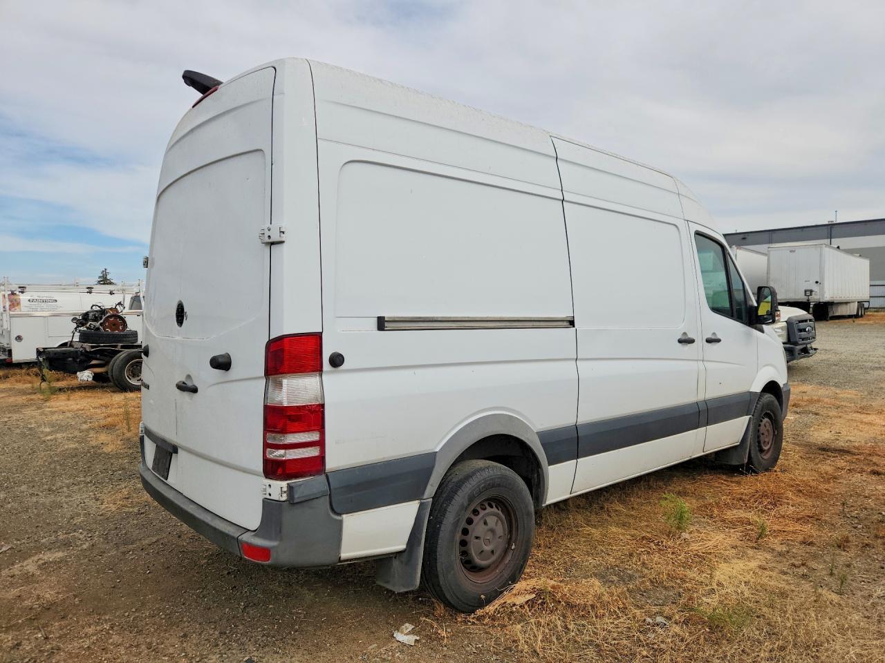 2017 MERCEDES-BENZ SPRINTER 2500 — Фото 3 из 13