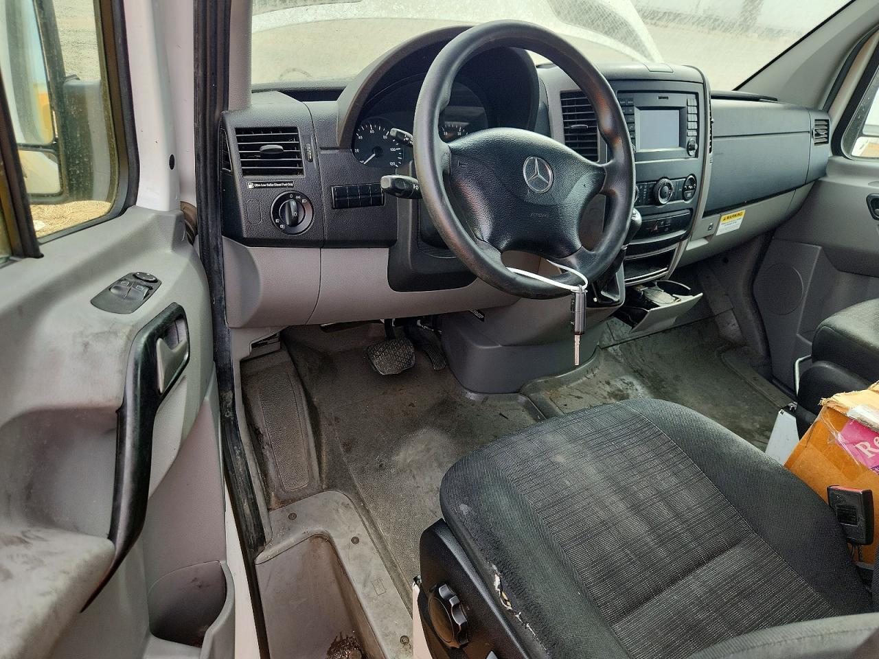 2017 MERCEDES-BENZ SPRINTER 2500 — Фото 8 из 13