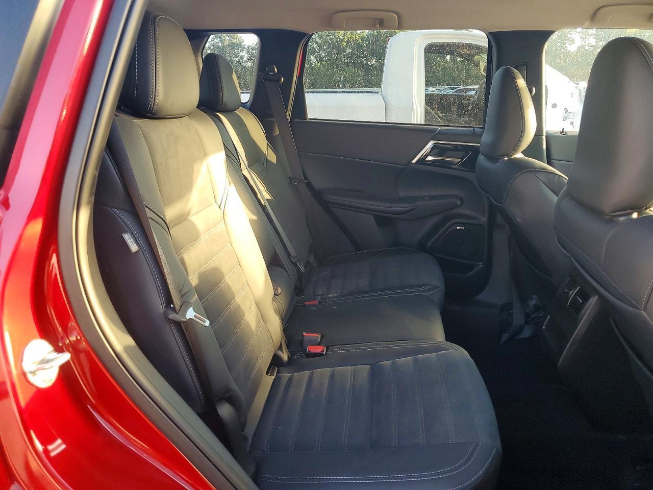 2026 MITSUBISHI OUTLANDER SE — Фото 11 из 13