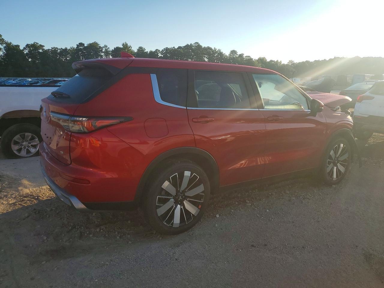 2026 MITSUBISHI OUTLANDER SE — Фото 3 из 13