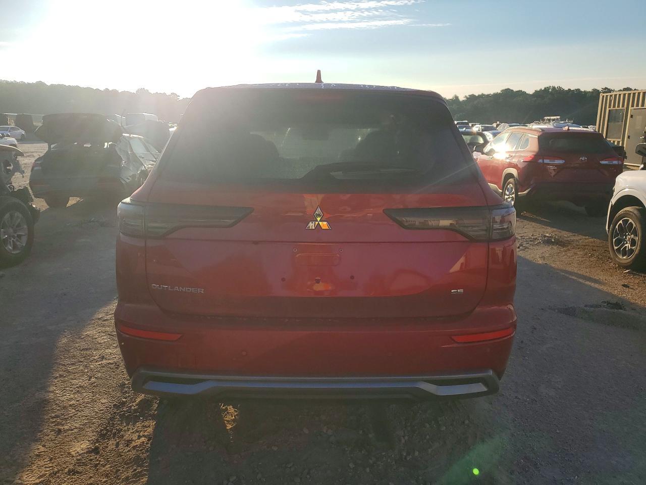 2026 MITSUBISHI OUTLANDER SE — Фото 6 из 13