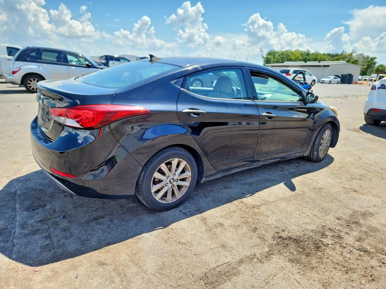 2014 HYUNDAI ELANTRA SE — Фото 3 из 12