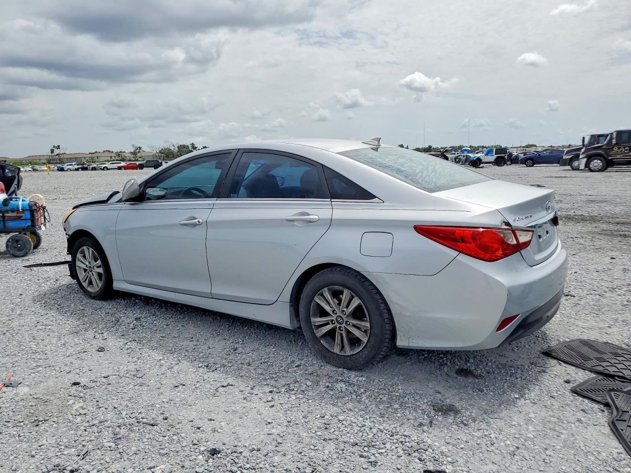 2014 HYUNDAI SONATA GLS — Фото 2 из 13