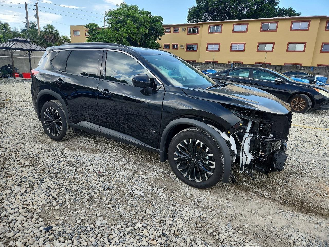 2026 NISSAN ROGUE SV — Фото 4 из 13