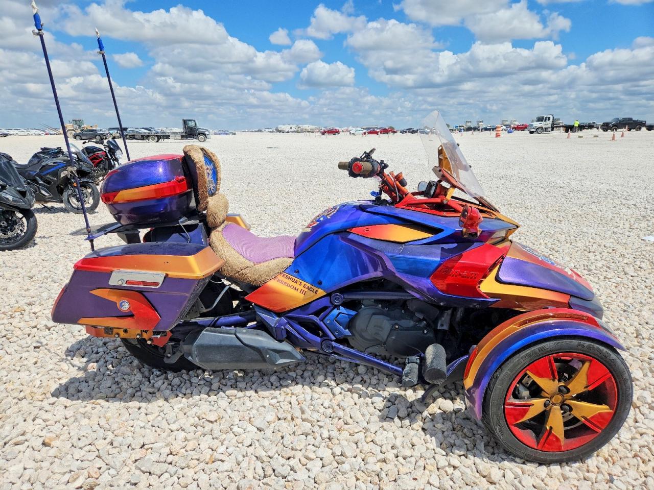 2022 CAN-AM SPYDER ROADSTER 2BXRDDD29NV000095