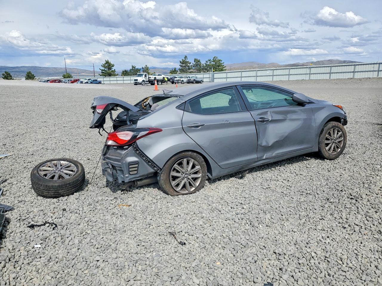 2014 HYUNDAI ELANTRA SE — Фото 3 из 13