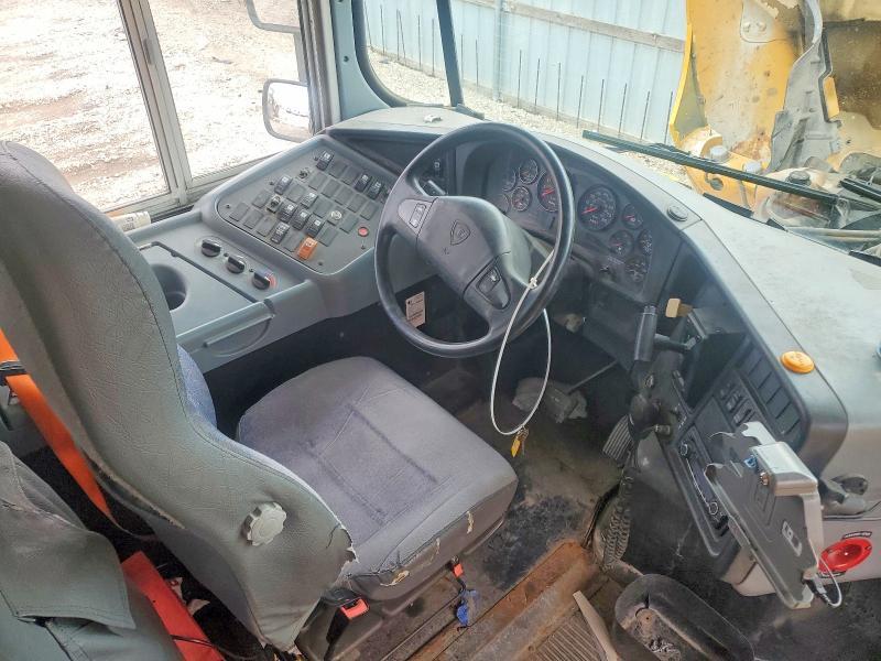 2014 IC CORPORATION CE SERIES SCHOOL - SCHOOL BUS — Фото 5 из 10