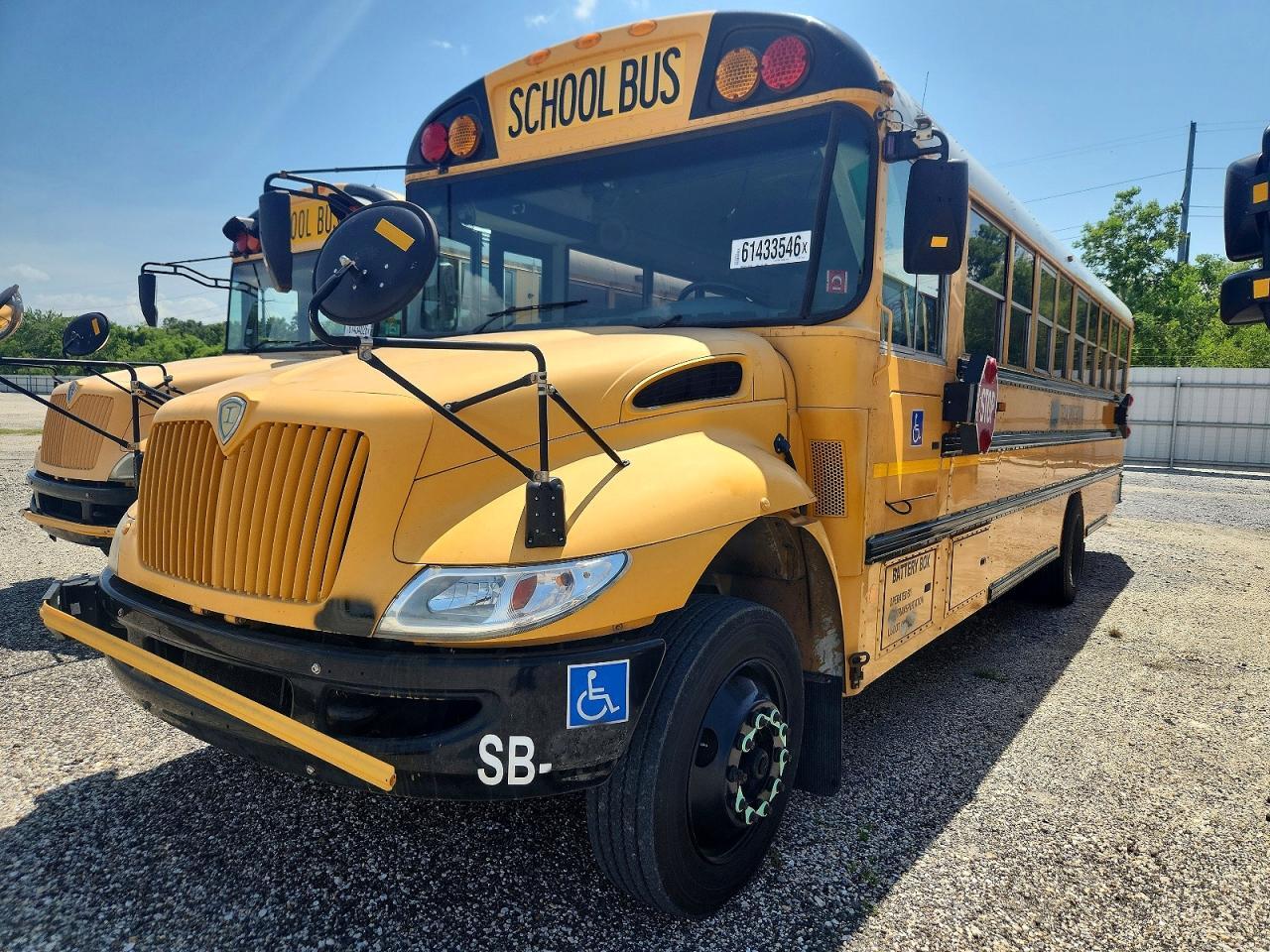 2014 IC CORPORATION CE SERIES SCHOOL - SCHOOL BUS — Фото 2 из 10