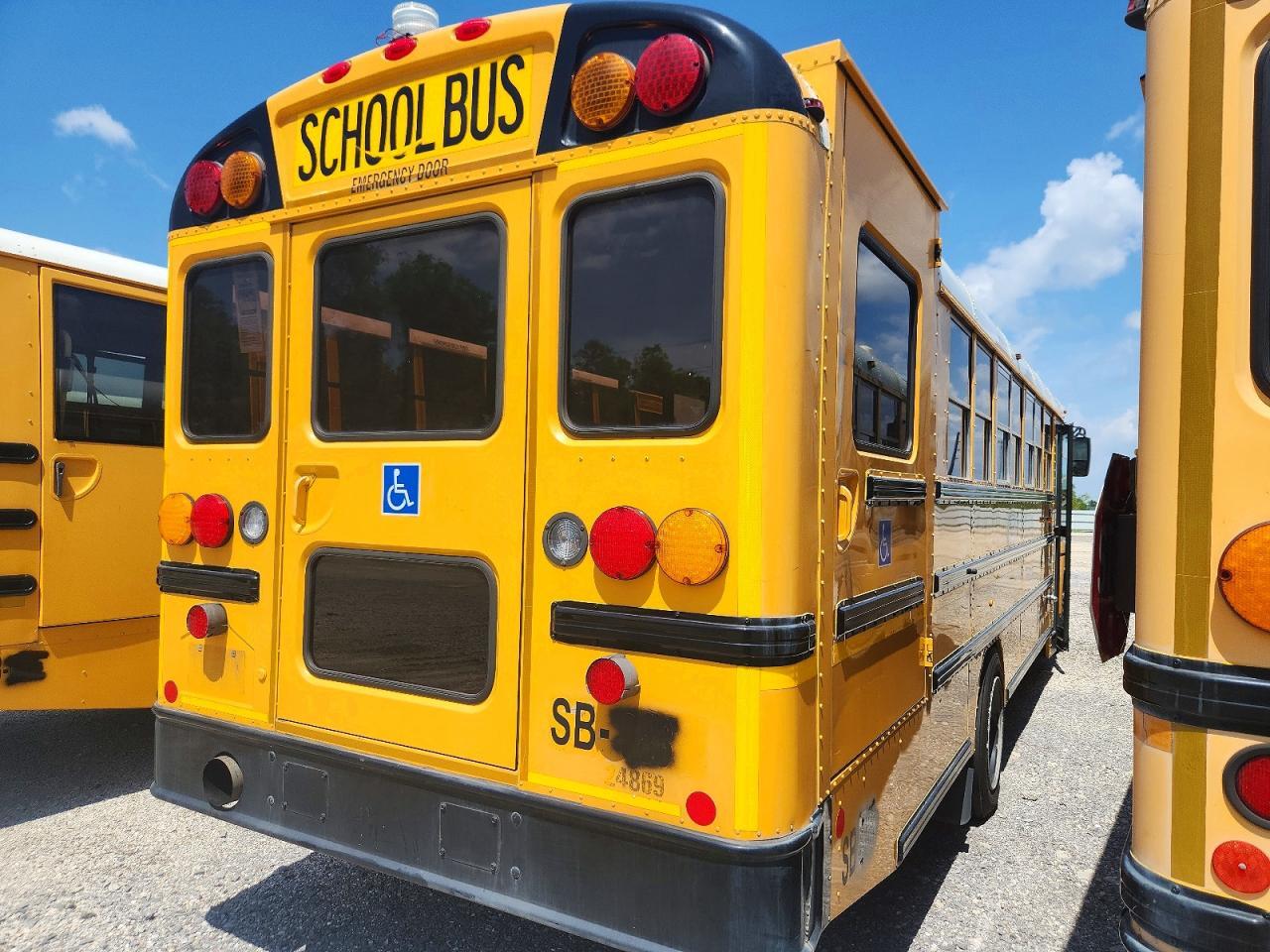2014 IC CORPORATION CE SERIES SCHOOL - SCHOOL BUS — Фото 4 из 10