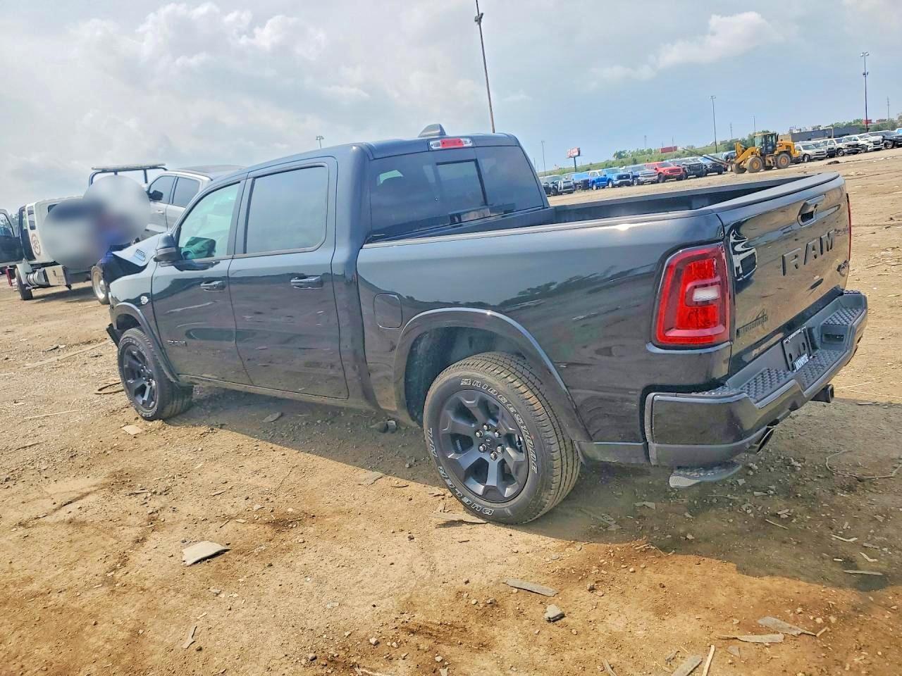 1C6SRFFT8TN372185 2026 RAM 1500 photo no. 2