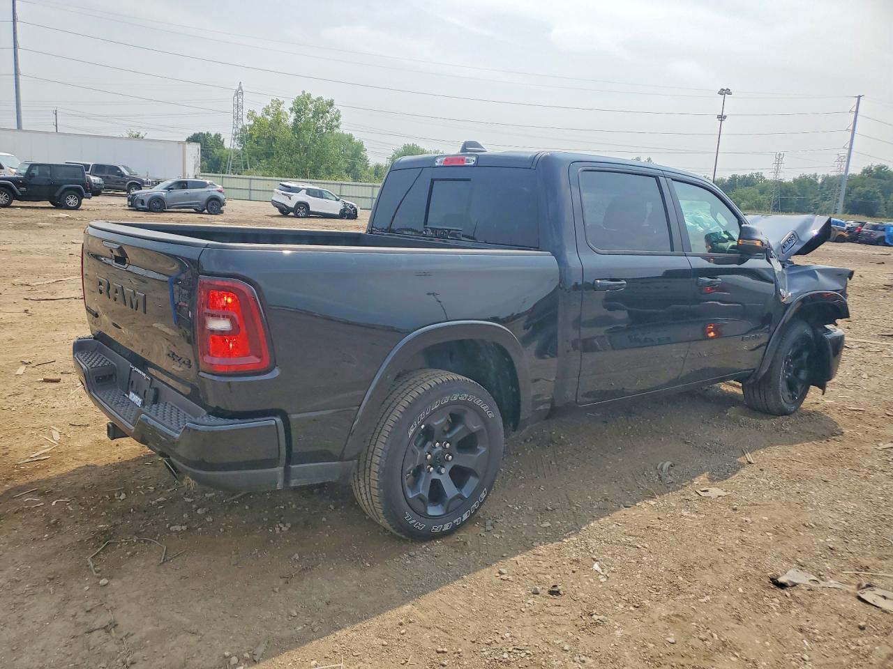 1C6SRFFT8TN372185 2026 RAM 1500 photo no. 3