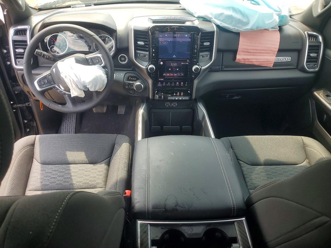 1C6SRFFT8TN372185 2026 RAM 1500 photo no. 8