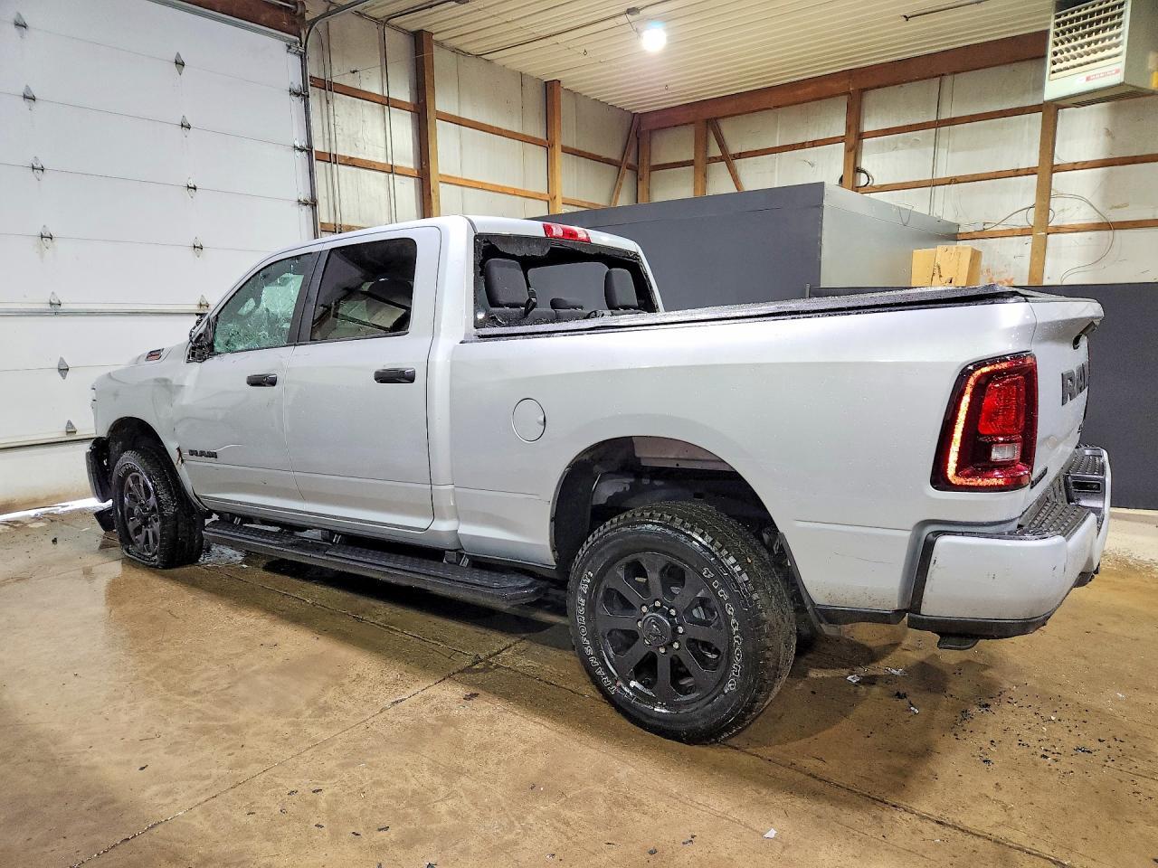 2026 RAM 2500 BIG HORN — Фото 2 из 12