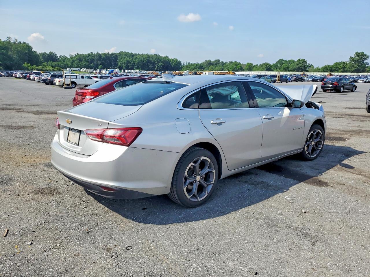2022 CHEVROLET MALIBU LT — Фото 3 из 12