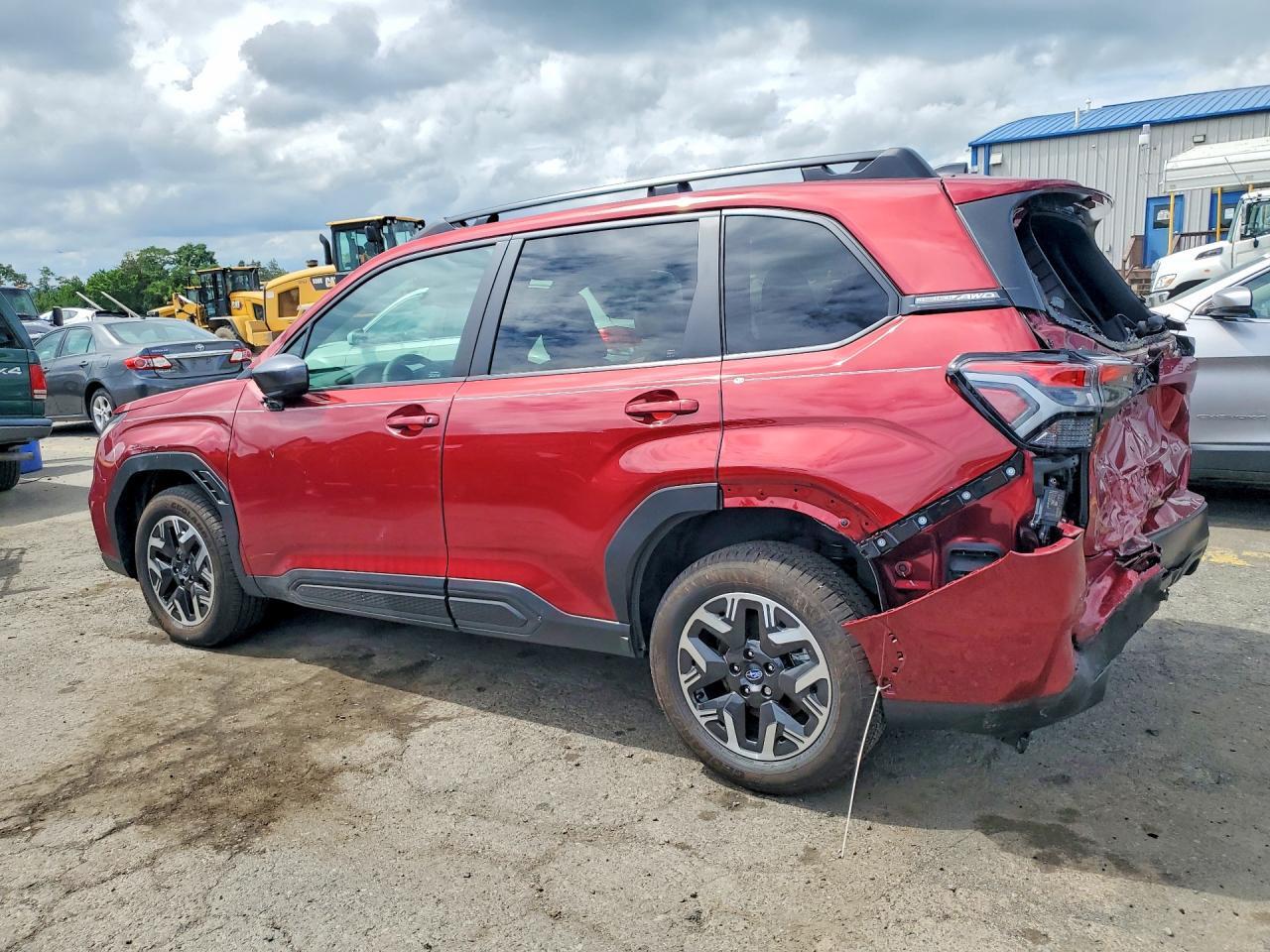 2026 SUBARU FORESTER PREMIUM — Фото 2 из 13