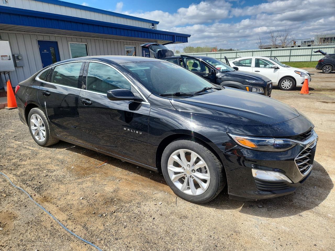 2022 CHEVROLET MALIBU LT — Фото 4 из 12