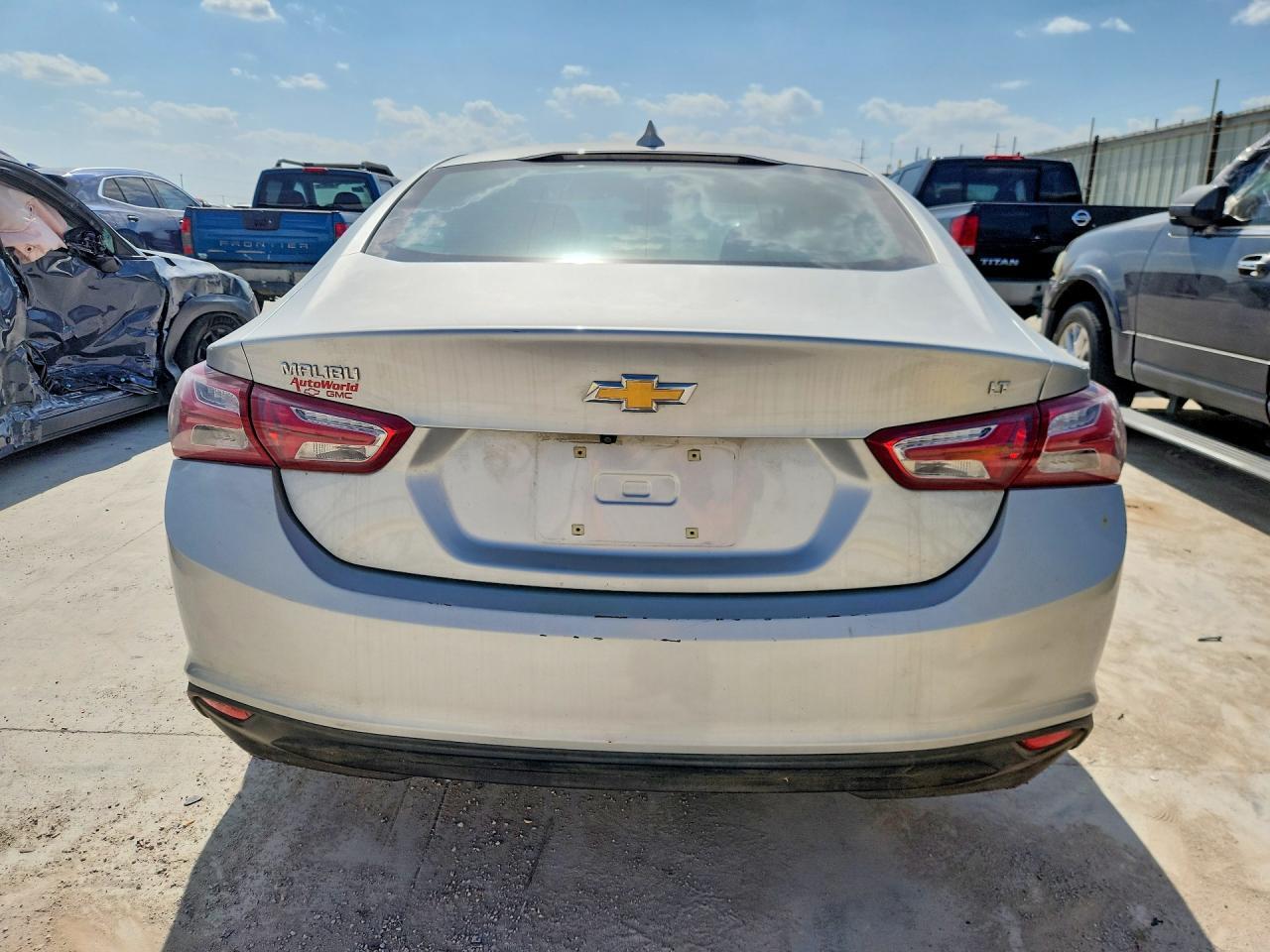 2022 CHEVROLET MALIBU LT — Фото 6 из 12