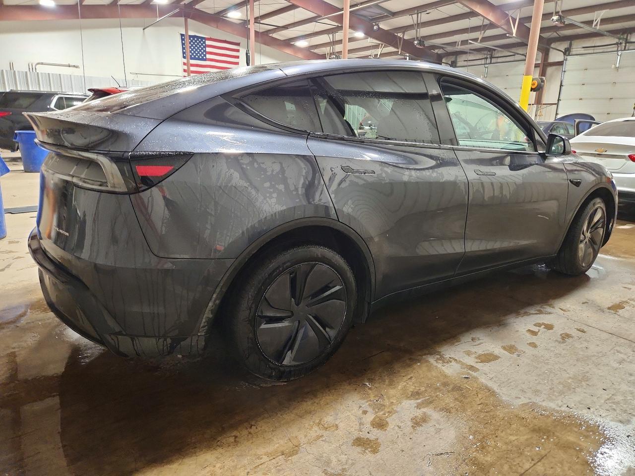 2026 TESLA MODEL Y — Фото 3 из 13