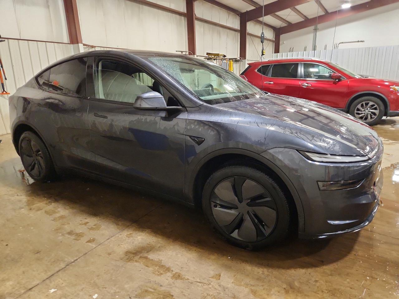 2026 TESLA MODEL Y — Фото 4 из 13