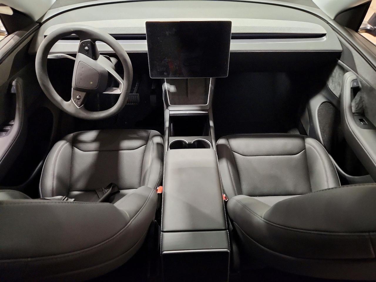 2026 TESLA MODEL Y — Фото 8 из 13