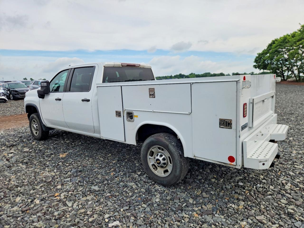 2022 CHEVROLET SILVERADO C2500 HEAVY DUTY — Фото 2 из 13