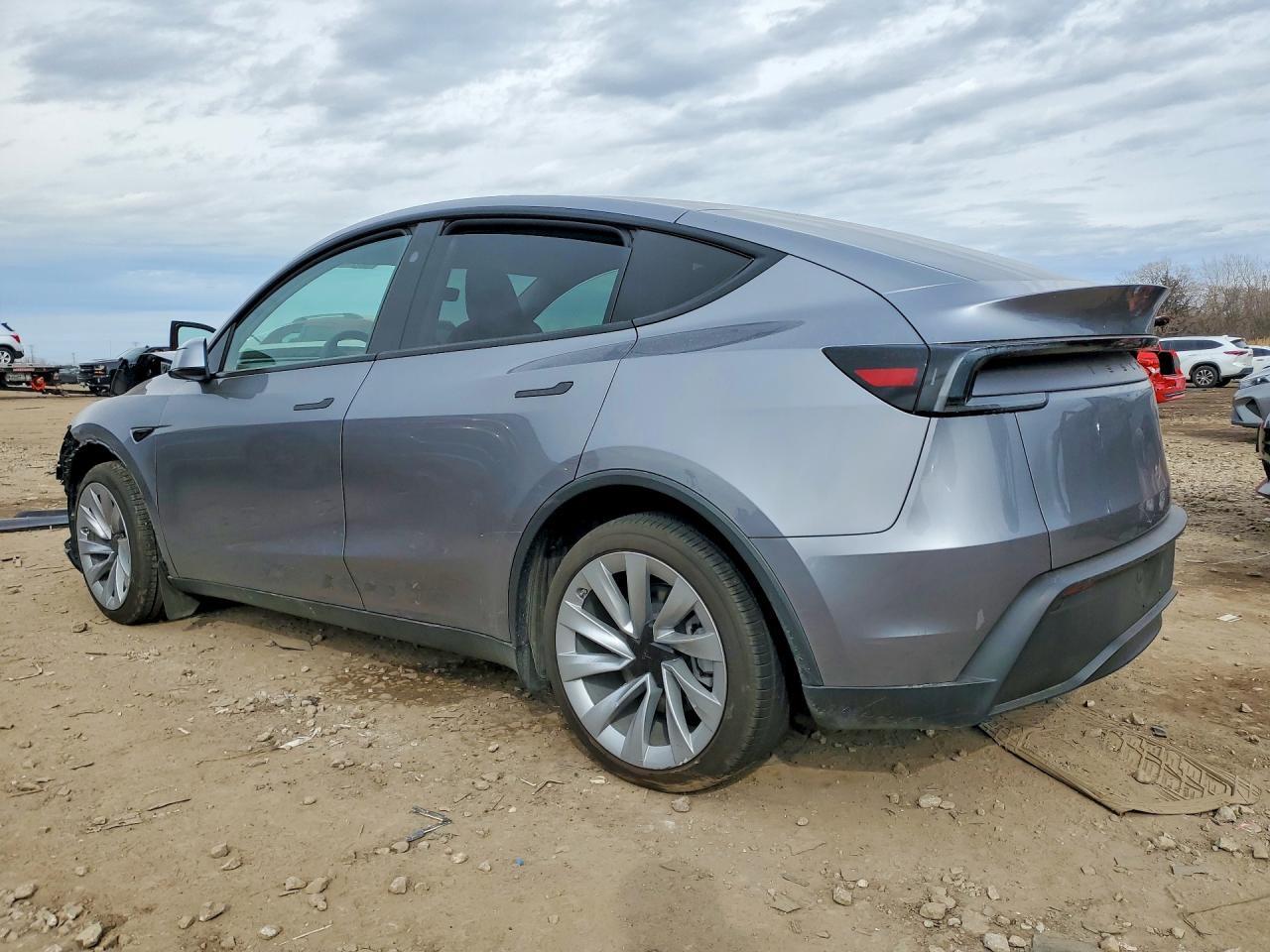 7SAYGDED0TF462794 2026 TESLA Y photo no. 2