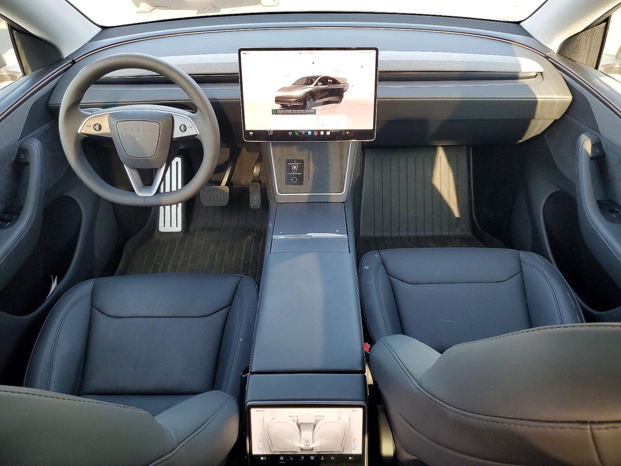 2026 TESLA MODEL Y — Фото 8 из 12