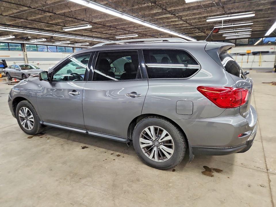 2017 NISSAN PATHFINDER S — Фото 2 из 13