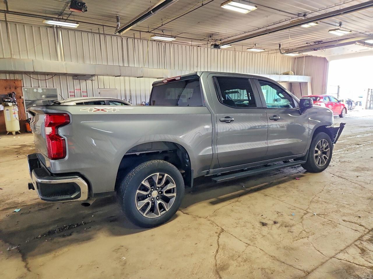 2022 CHEVROLET SILVERADO LTD K1500 LT-L — Фото 3 из 12