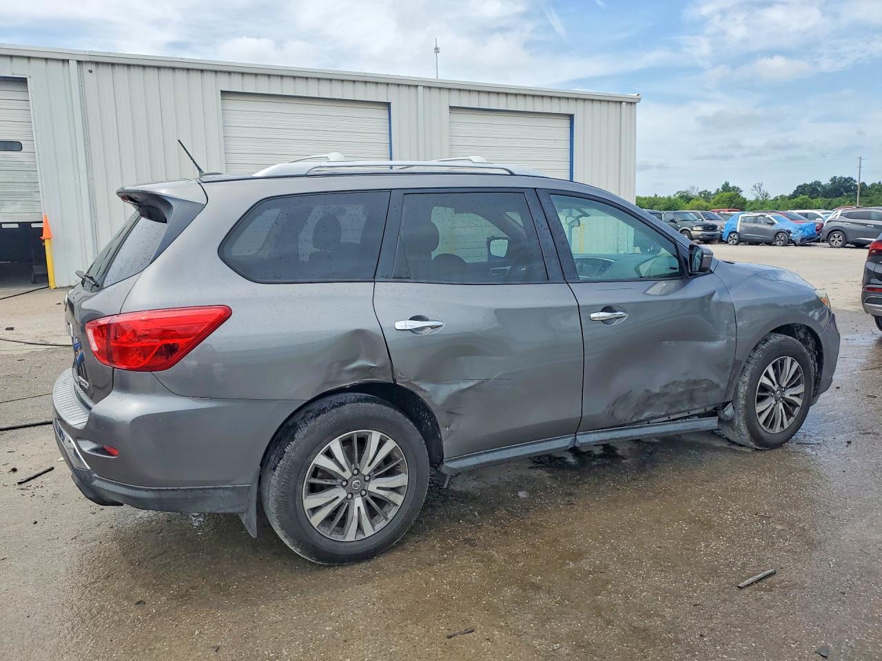5N1DR2MN3HC643344 2017 NISSAN PATHFINDER photo no. 3