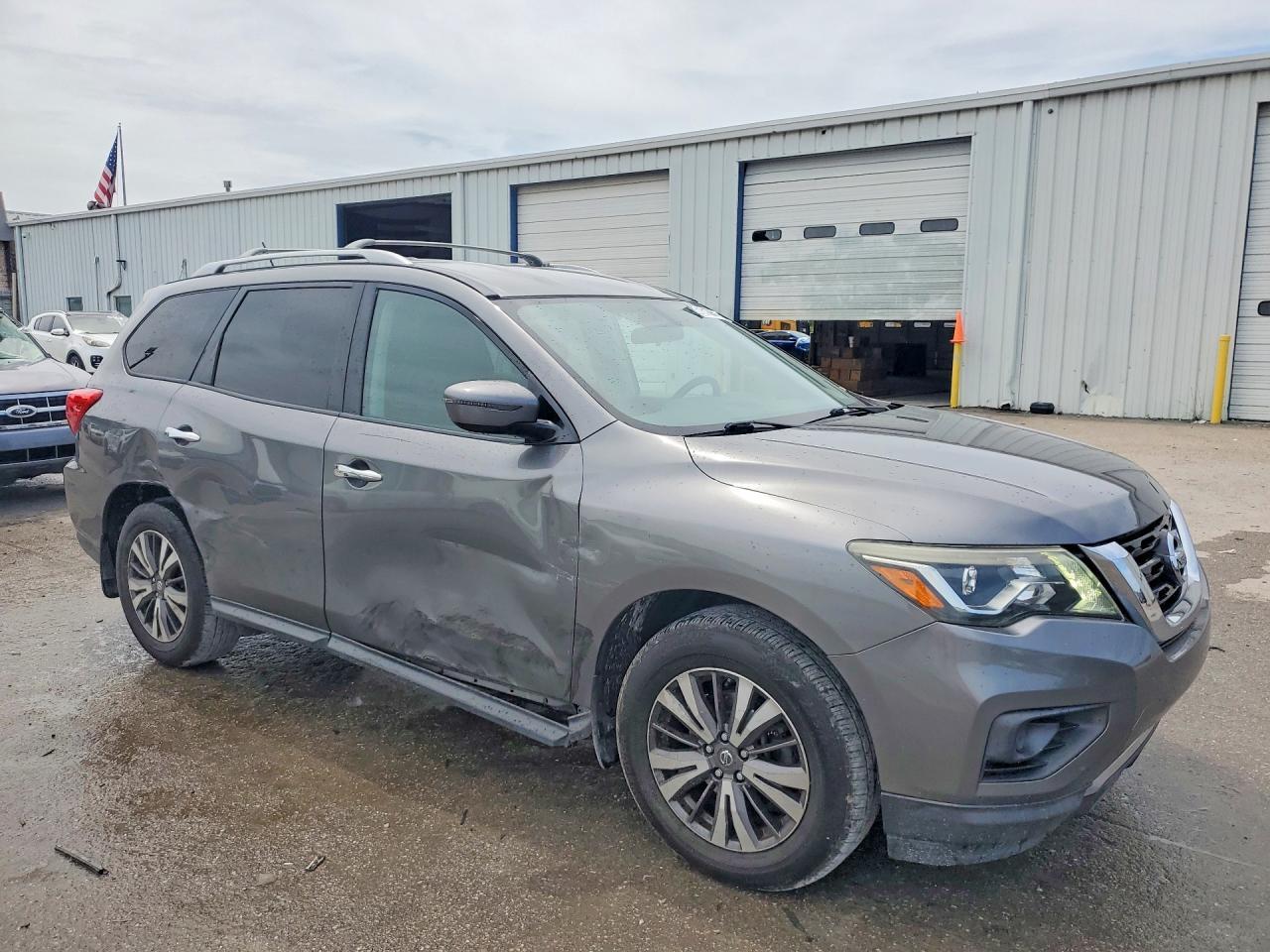 5N1DR2MN3HC643344 2017 NISSAN PATHFINDER photo no. 4