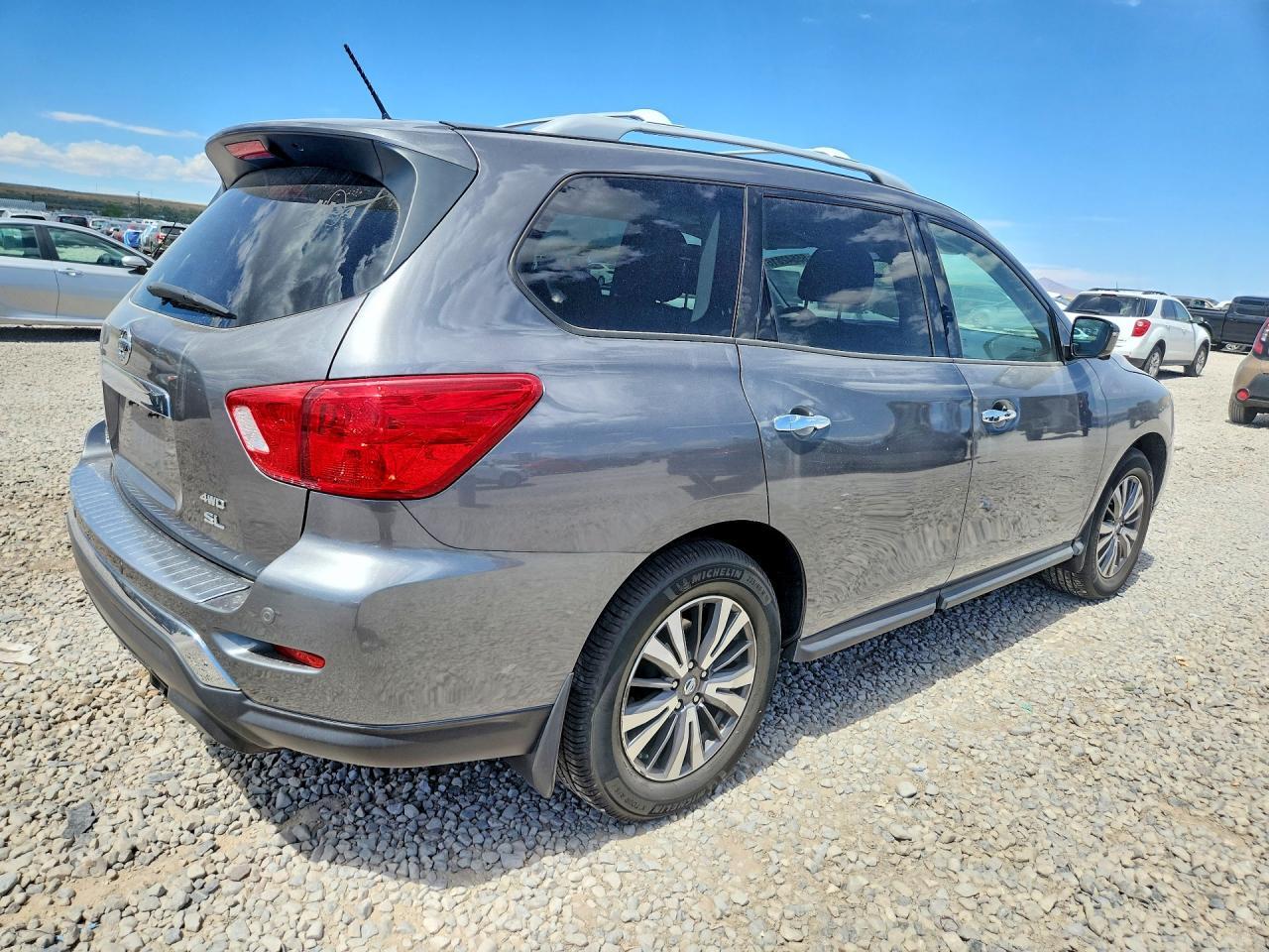 5N1DR2MM9HC606791 2017 NISSAN PATHFINDER photo no. 3