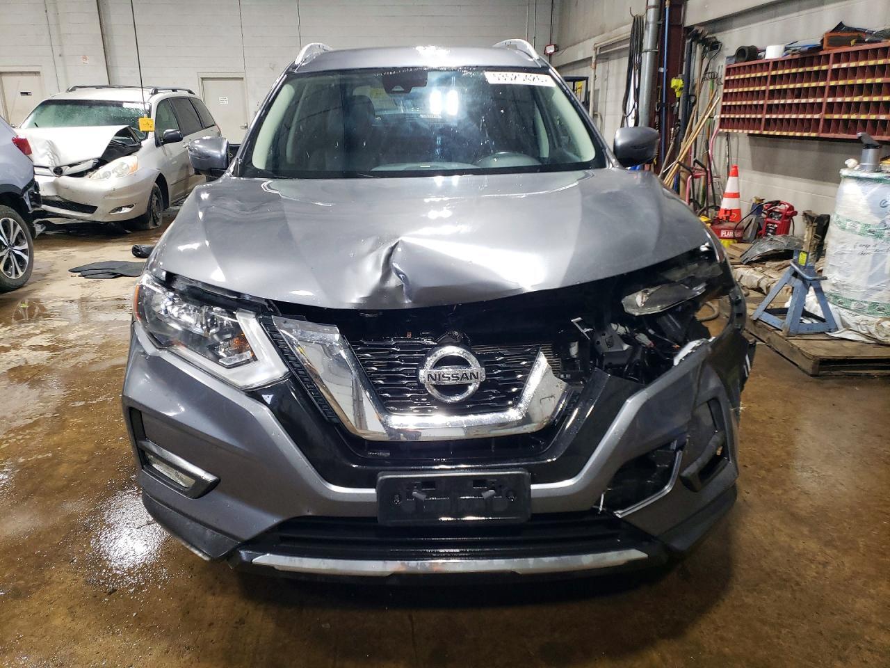 2017 NISSAN ROGUE SL — Фото 5 из 12